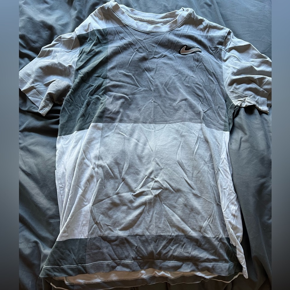 Men’s Nike T-Shirt Dri-Fit Size Medium